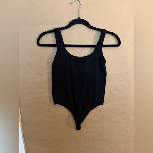 Colsie Black Ribbed Top - Picture 4 of 4